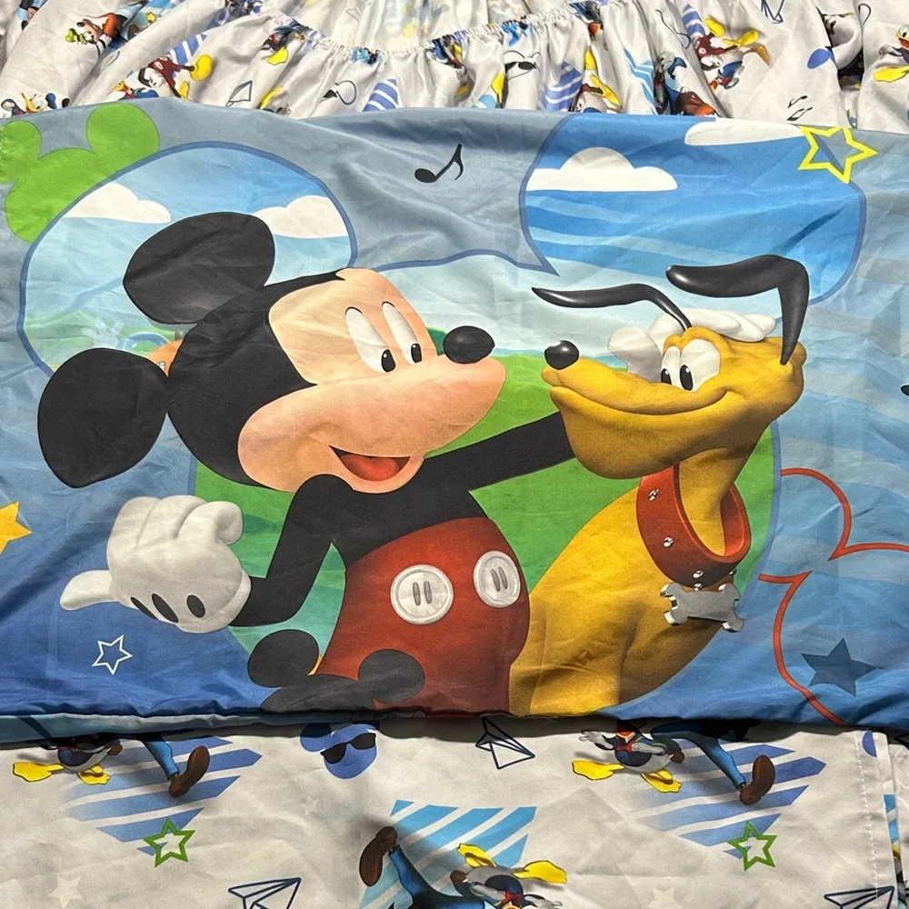 Disney Kids Toddler Bedding Set in White with Multicolor Mickey & Friends Print